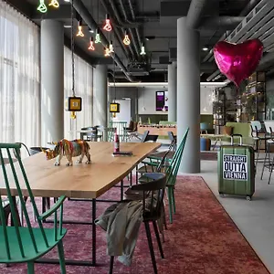 Moxy East Vienna