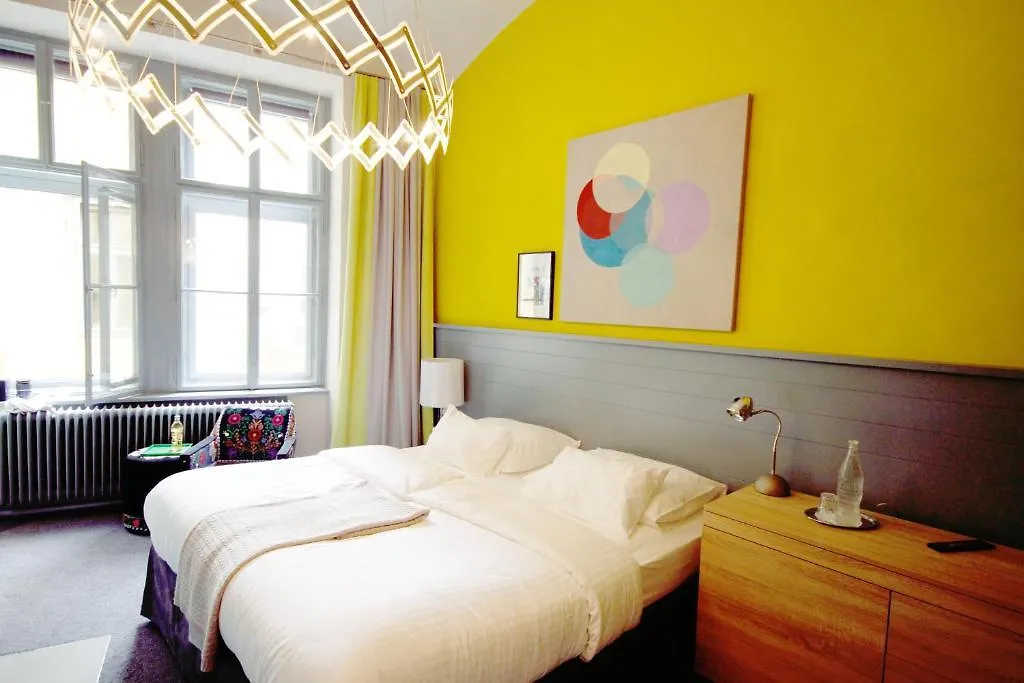 Saint SHERMIN bed breakfast&champagne Vienne 4*,
