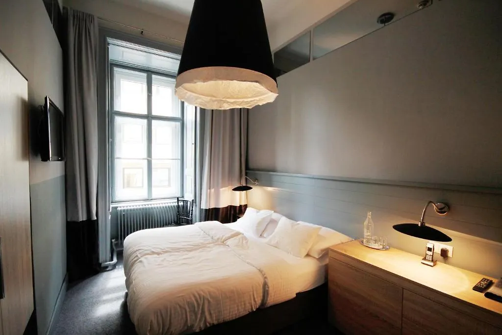 Saint SHERMIN bed breakfast&champagne Vienne Autriche