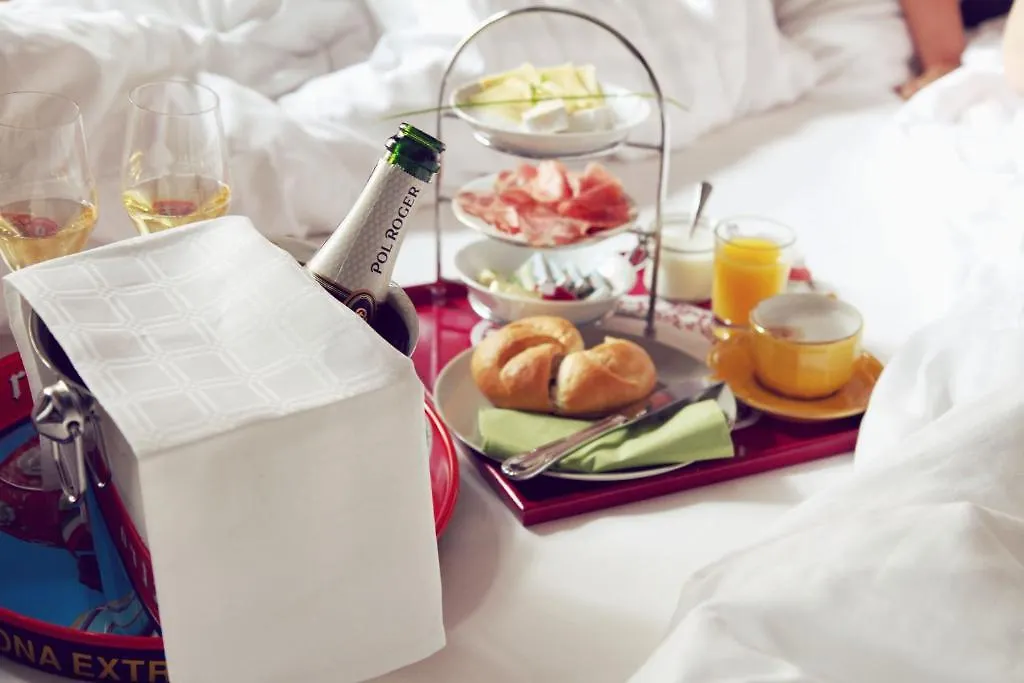 Saint SHERMIN bed breakfast&champagne Vienne Hotel