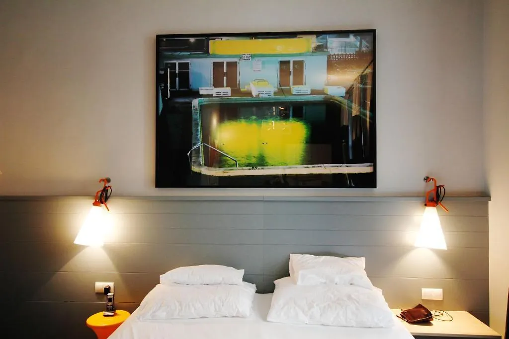 **** Hotel Saint SHERMIN bed breakfast&champagne Vienne Autriche