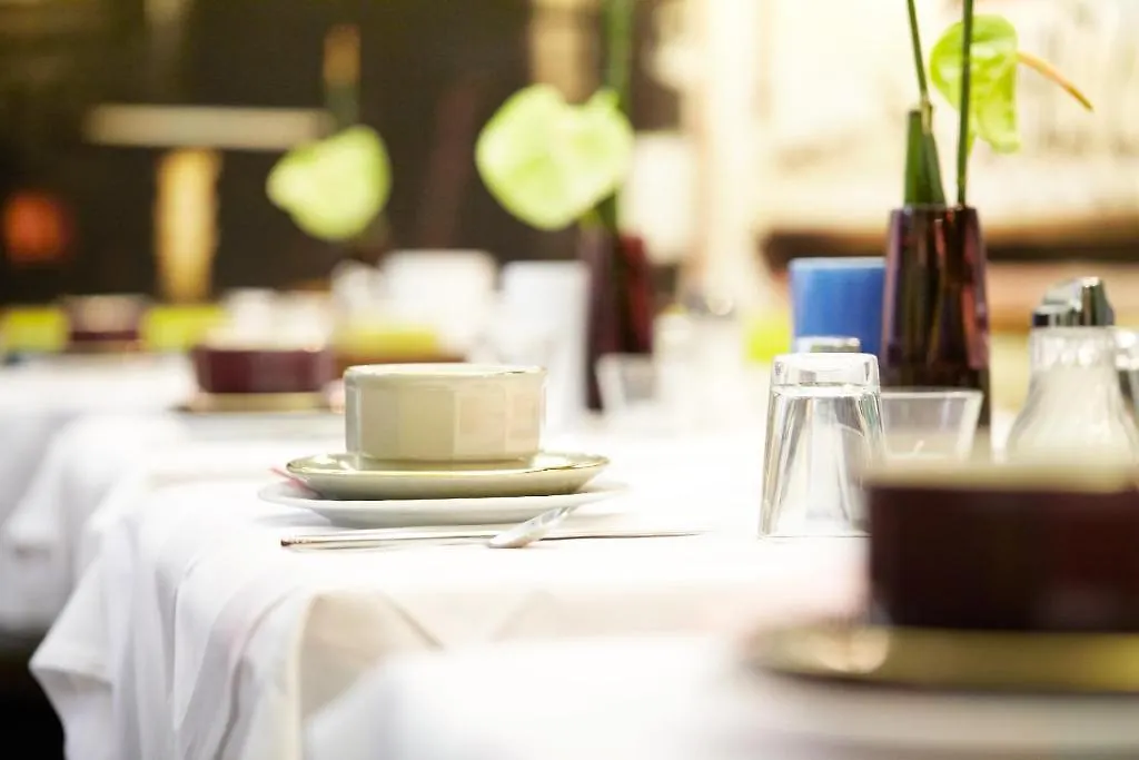 **** Hotel Saint SHERMIN bed breakfast&champagne Vienne Autriche