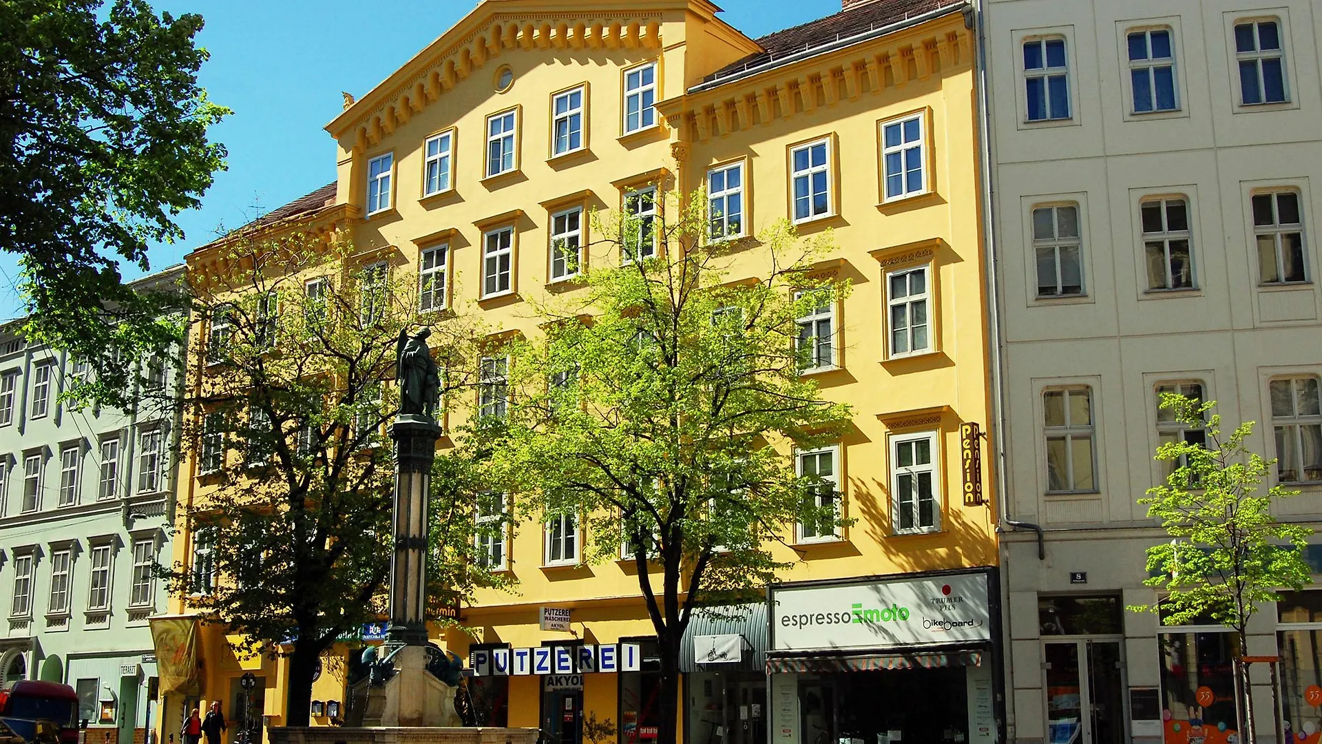 Saint SHERMIN bed breakfast&champagne Vienne Autriche